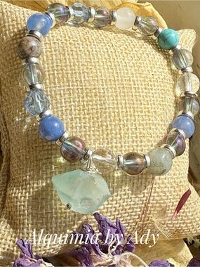 Bracelet – blue stones + Aura Quartz